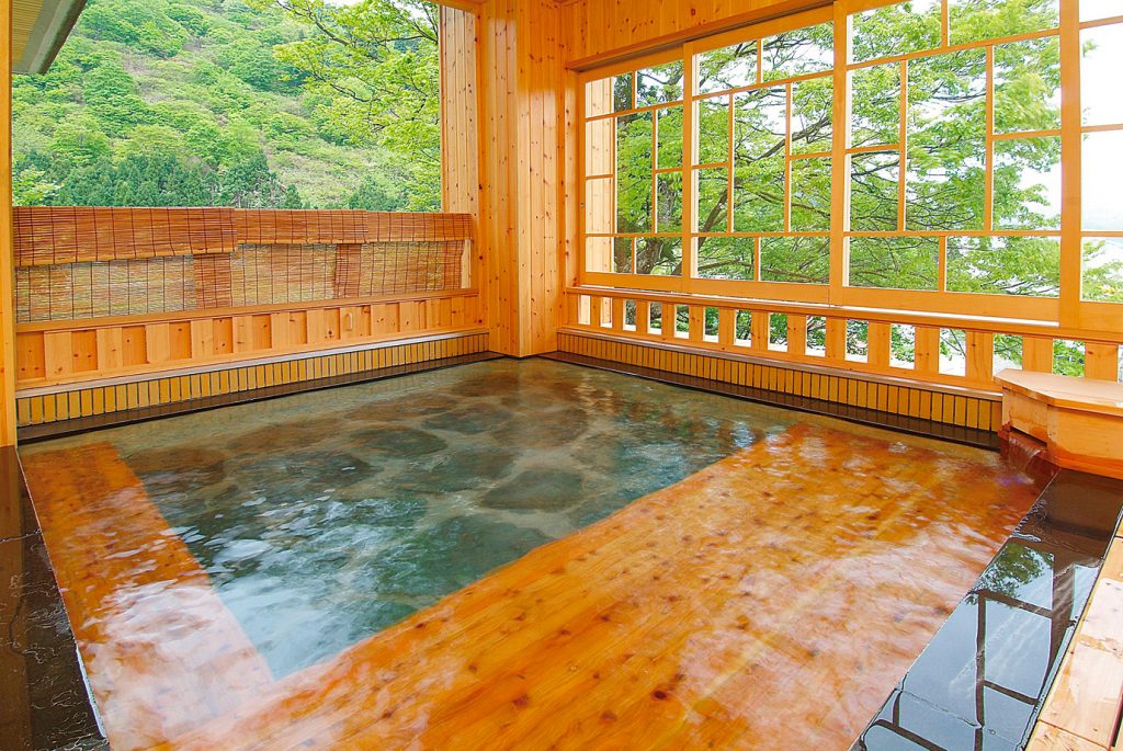 Takahan - A hot spring where you can enjoy the scenery of the forest