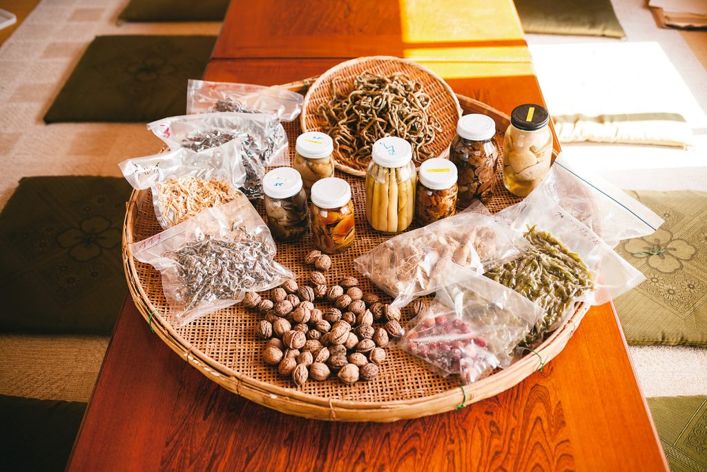 Various ways to preserve mountain ingredients