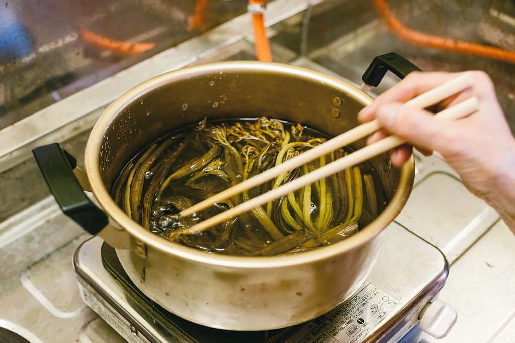 Cooking Traditional food in YUKIGUNI, Japan